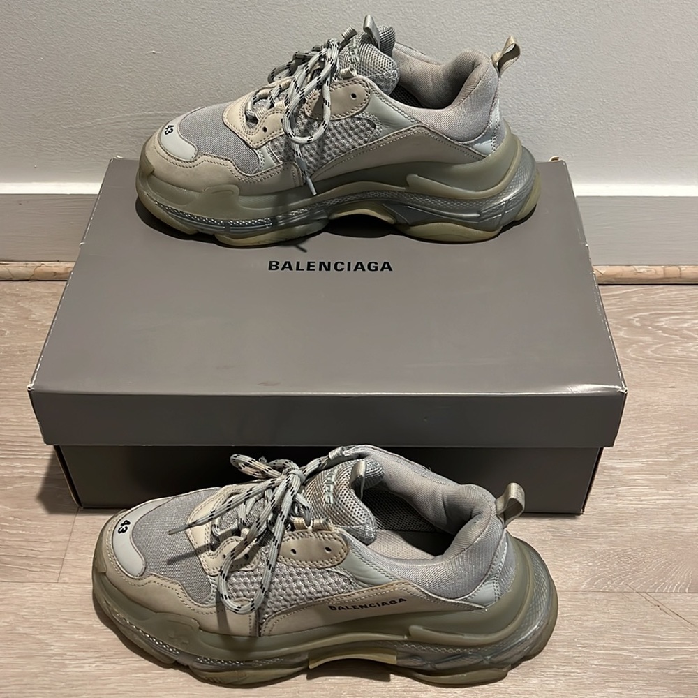 BALENCIAGA TRIPLE S CLEAR SOLE SNEAKER - Picture 3 of 8